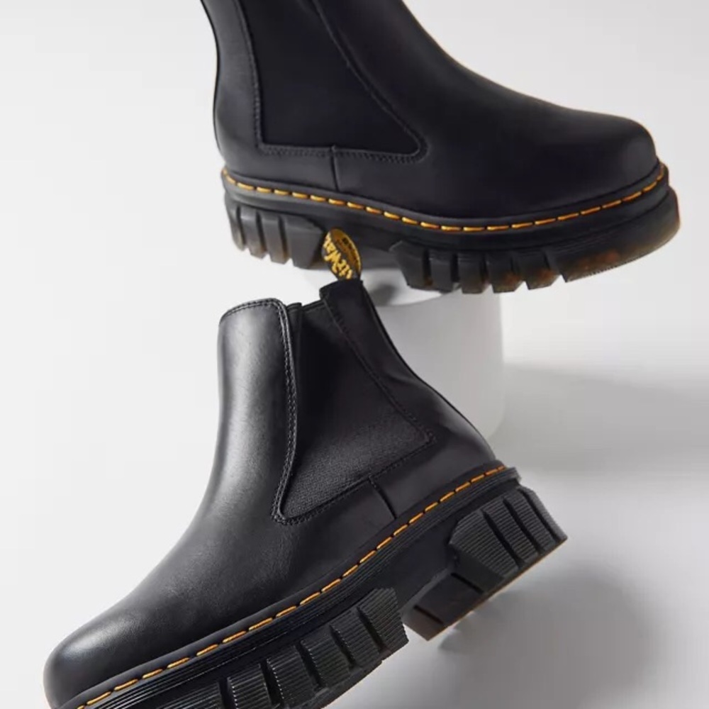 Dr. MARTENS Audrick Chelsea Boots